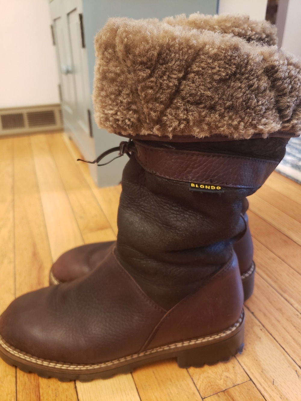 Vintage Shearling Lined Blondo Dark Brown Leather Boots